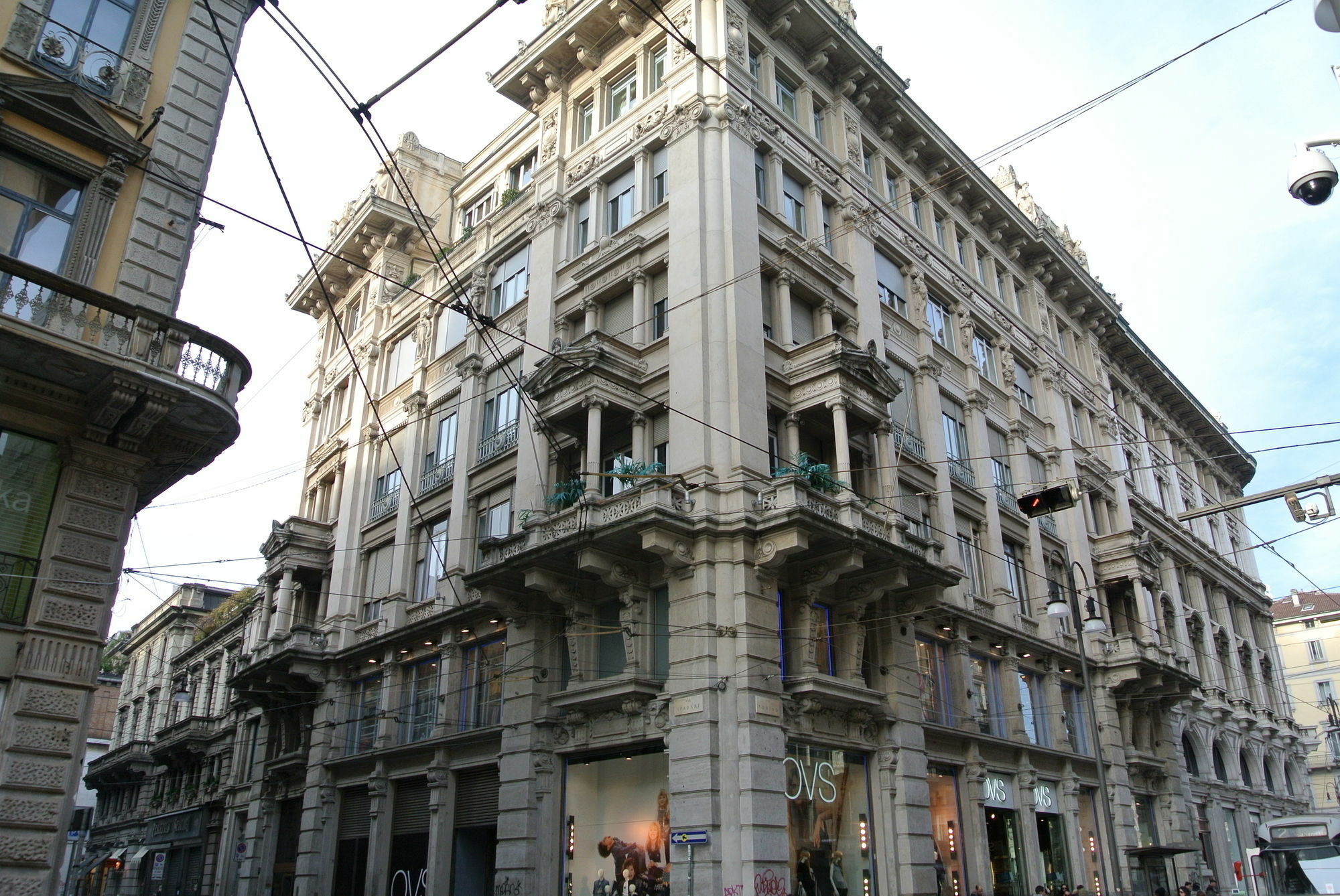 Duomo Inn Мілан Екстер'єр фото